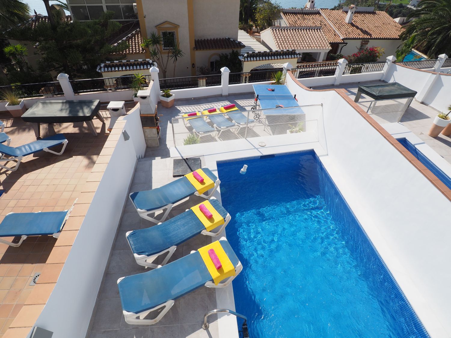 ISAZALEA Rental villas in Nerja Azalea Capistrano Playa