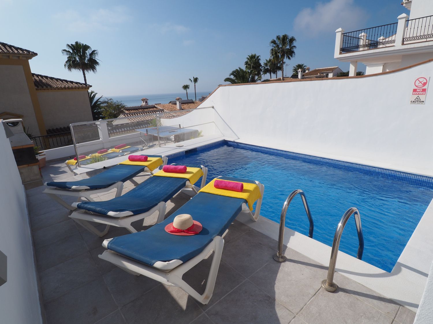 ISAZALEA Rental villas in Nerja Azalea Capistrano Playa