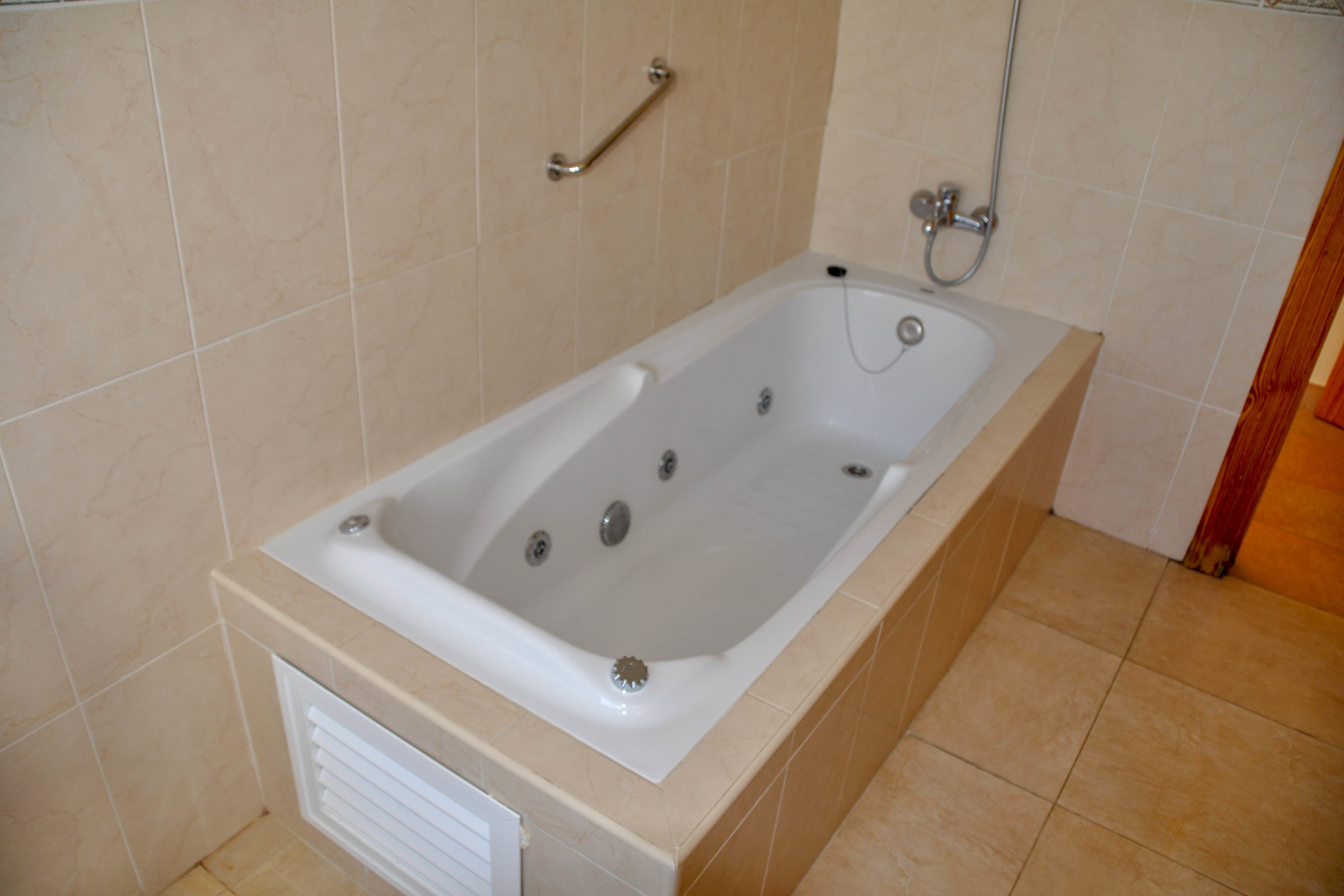 ISLEO Villa in Nerja town Villa Leones